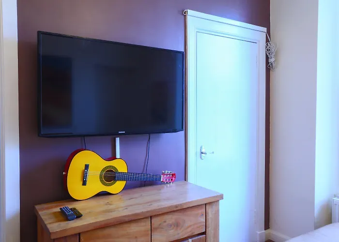 Royal Mile, Large 5 Bed Apartment Edinburgh