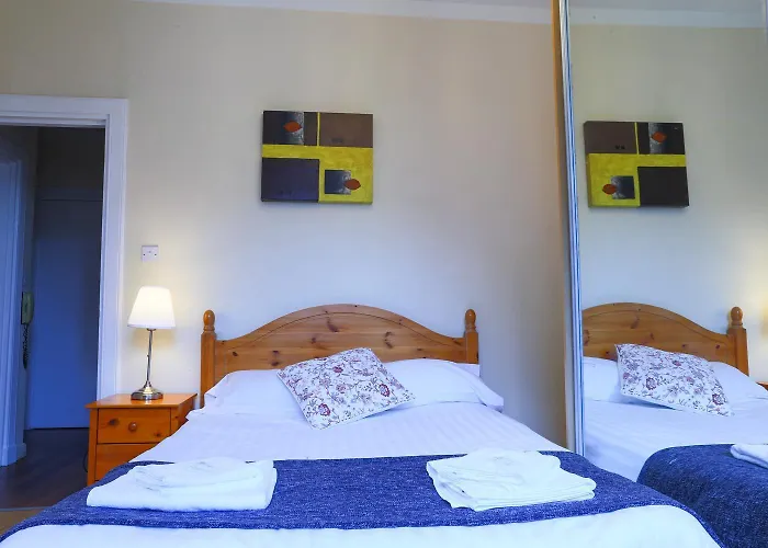 Royal Mile, Large 5 Bed *