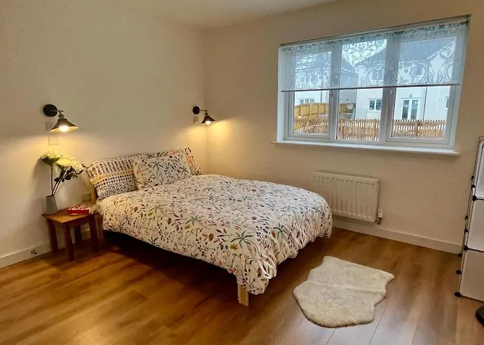 Modern And Spacious With Large Garden Ferienhaus Edinburgh