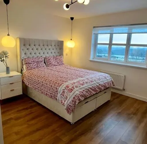 Modern And Spacious With Large Garden Ferienhaus Edinburgh