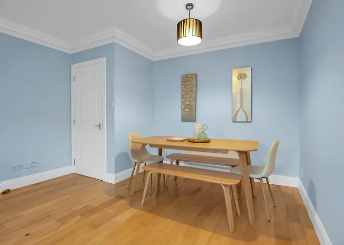 Guestready - Light & Airy In New Town *