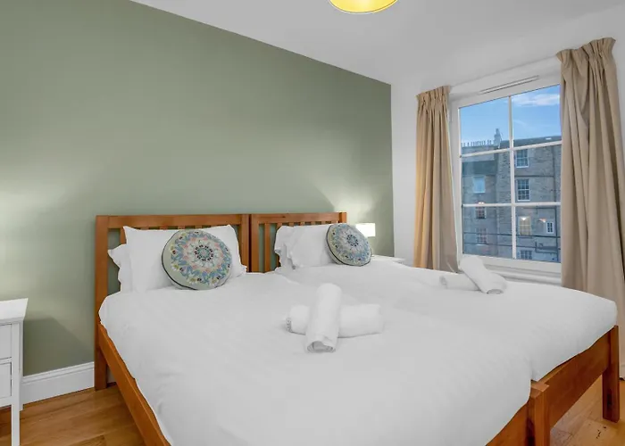 Guestready - Light & Airy In New Town