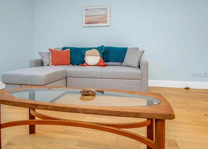 Guestready - Light & Airy In New Town