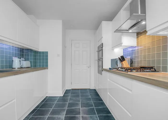 Guestready - Light & Airy In New Town דירה