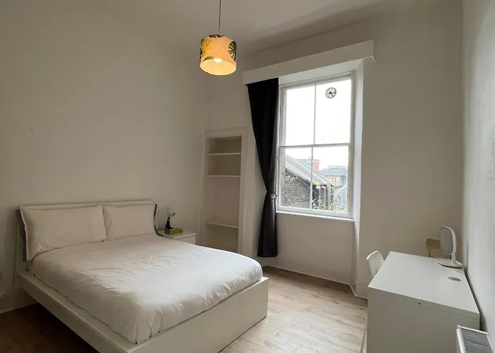Apartmán Spacious Boutique Two-bedroom Next To The Castle *