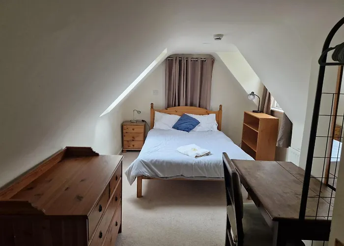 Rose Street 4 Bedroom Apartment Edinburgh