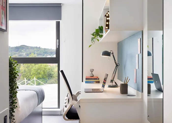 Joivy Trendy Units In Westfield-adults Only 아파트 *