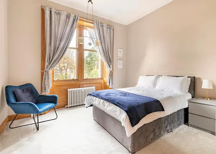 Luxury Victorian 5 Bedroom By Lady Road *
