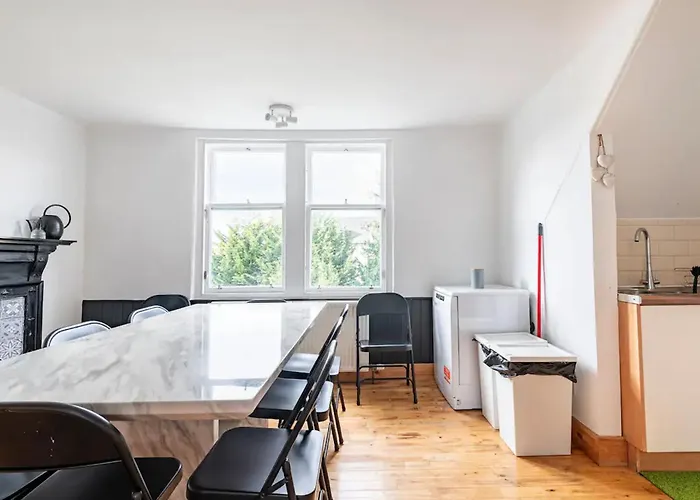 Apartment Lady Road *