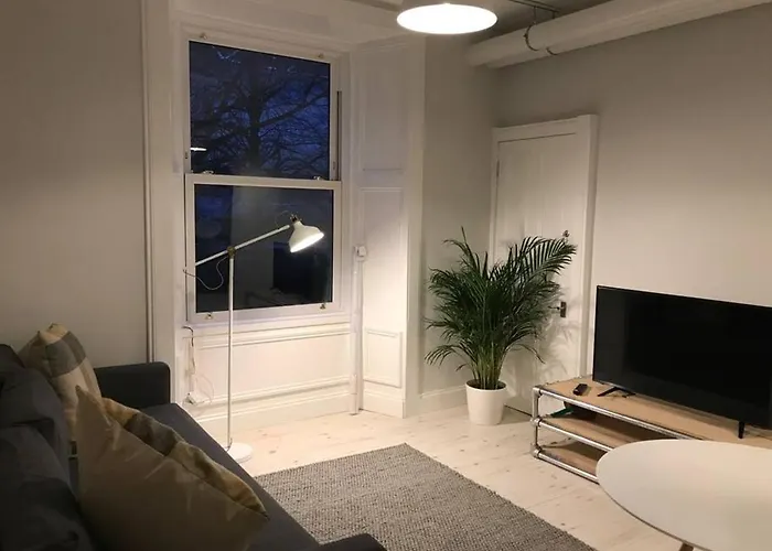 Relax In Style In Edinburghs Buzzing West End