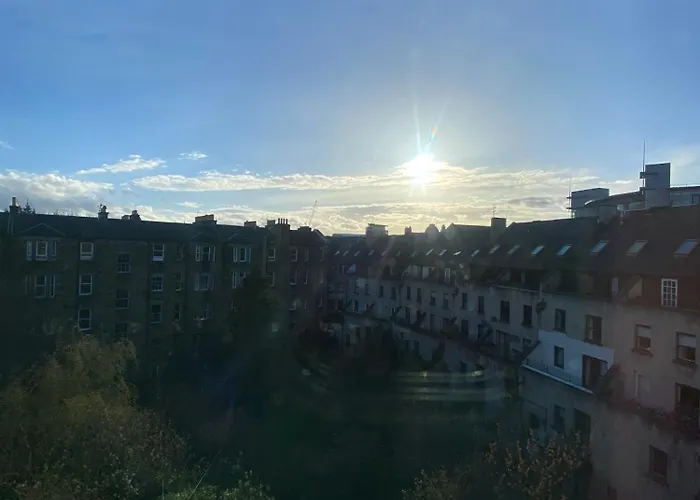 منزل للإقامة In Historic Tenement Shared Near Old Town