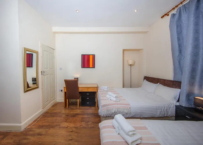 Colourful Near Carlton Hill דירה אדינבורו