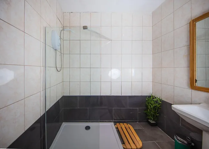 Colourful Near Carlton Hill