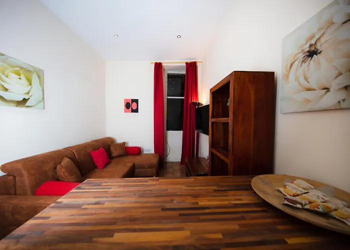 Colourful Near Carlton Hill