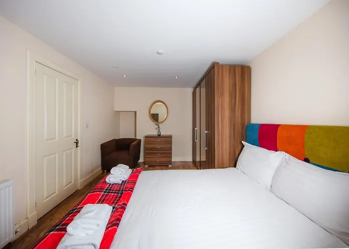 Colourful Near Carlton Hill דירה