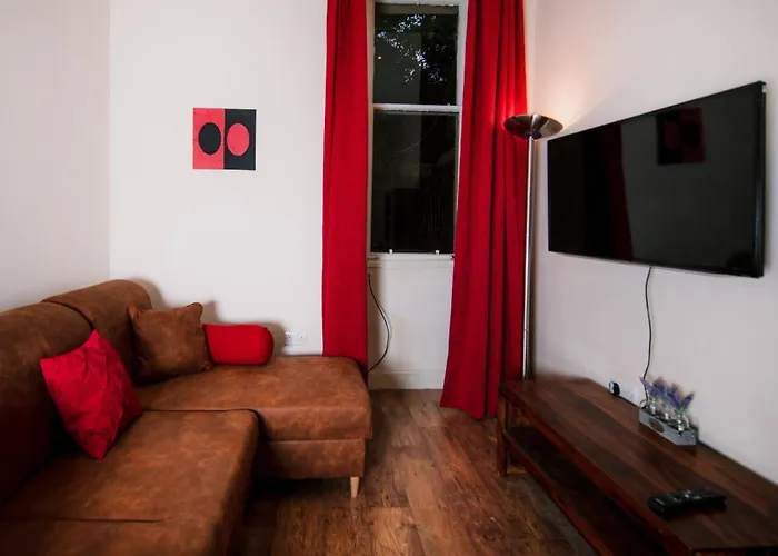 Colourful Near Carlton Hill * אדינבורו