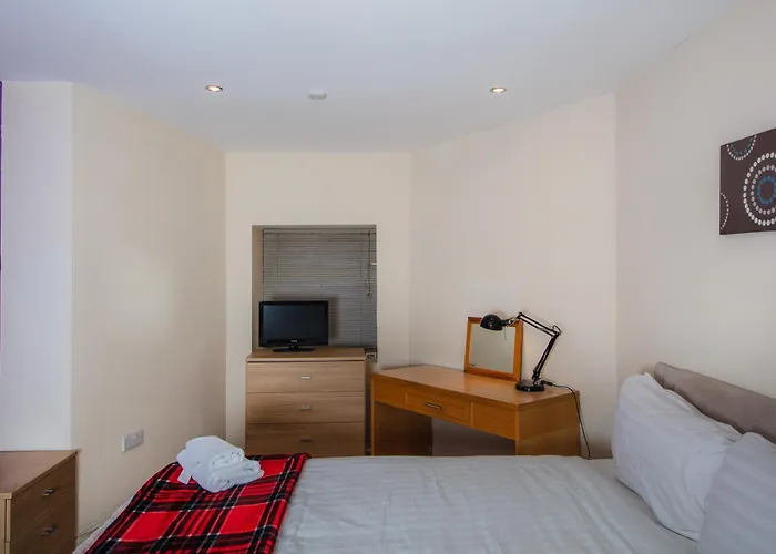 Colourful Near Carlton Hill דירה