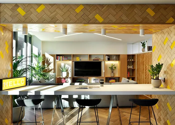 Joivy Comfy Closeby Fringe Venues - Adults Only Edinburgh