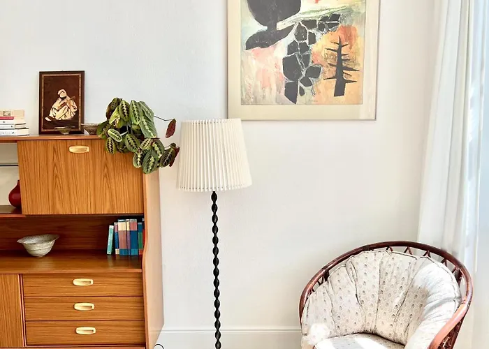 Bright Old Town Centre *