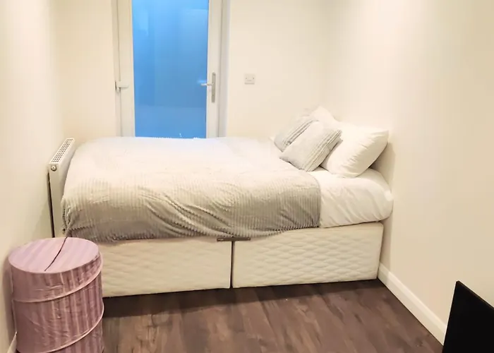 Warm Center בית אירוח *