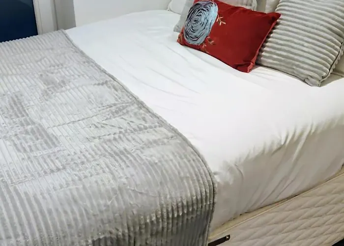 Warm Center * אדינבורו