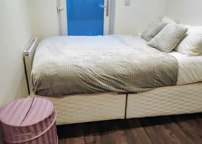 Warm Center בית אירוח