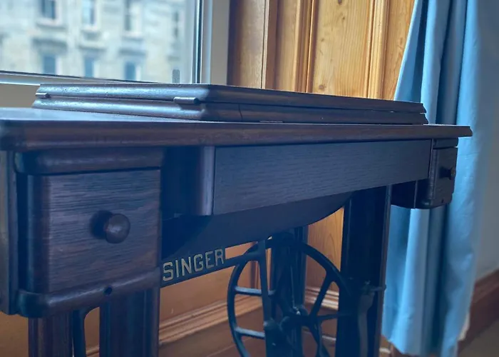 Charming 1 Bedroom אדינבורו