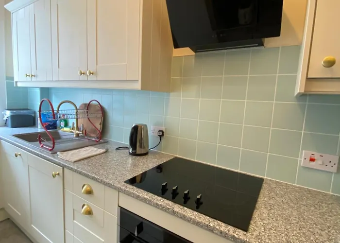 Charming 1 Bedroom *