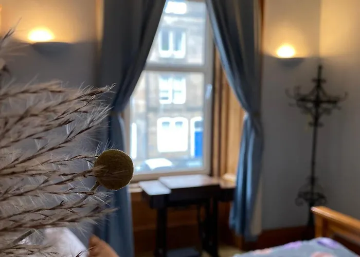 Charming 1 Bedroom *