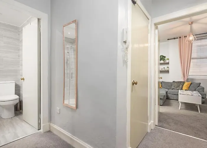 Apartment Two Bedroom Apartment-central Edinburgh-old Town-licensed