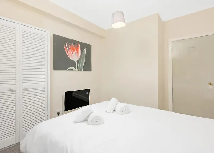 Two Bedroom Apartment-central Edinburgh-old Town-licensed Edinburgh