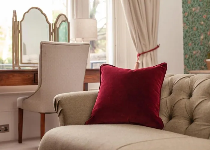 Hotel The Roseate - Small Luxury Of The World 5*