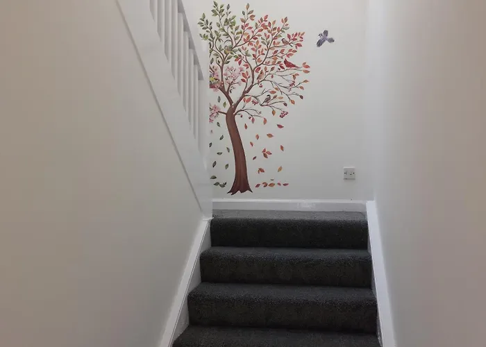 Bright - - Sleeps 10 בית נופש