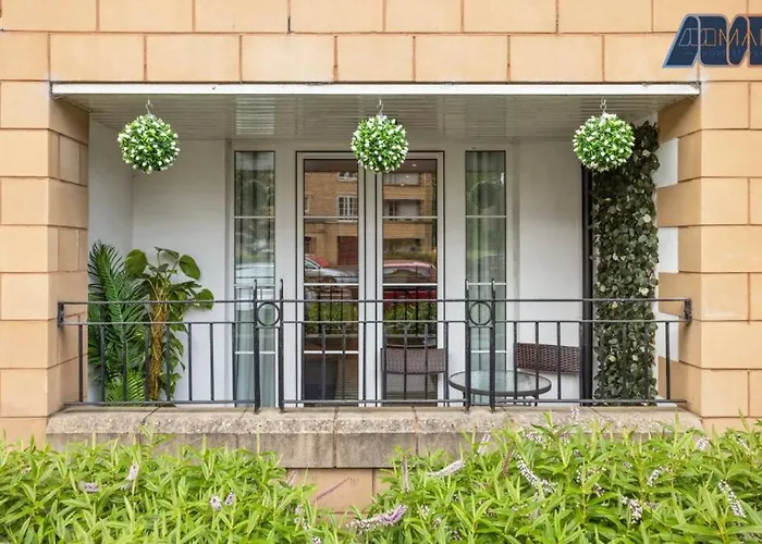 Modern 2 Bed Apartament