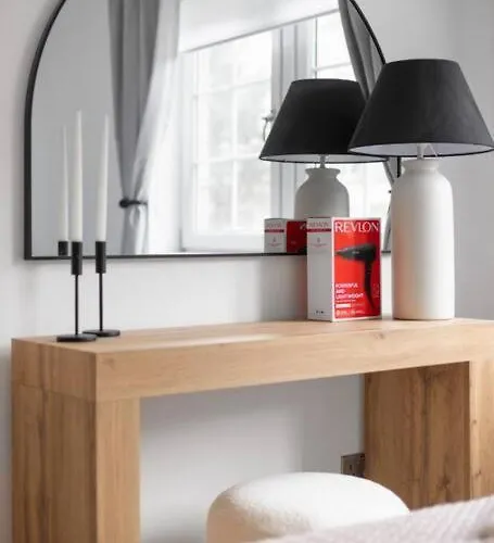 Modern 2 Bed דירה *