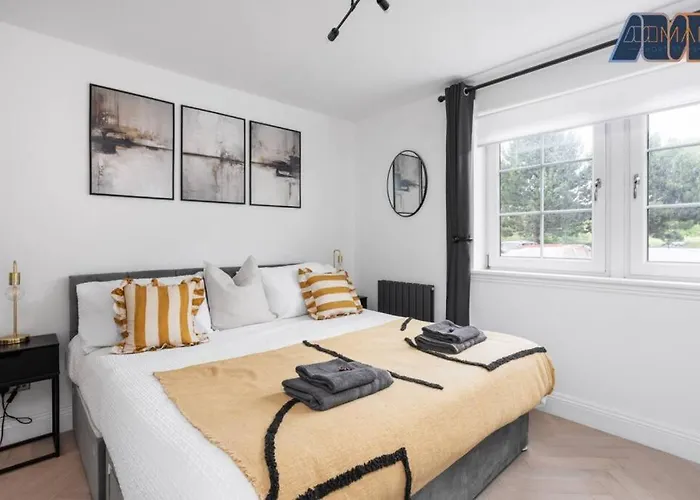 Modern 2 Bed Apartment Edinburgh