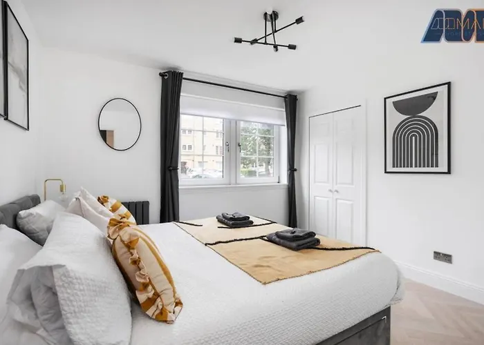 Modern 2 Bed Apartment