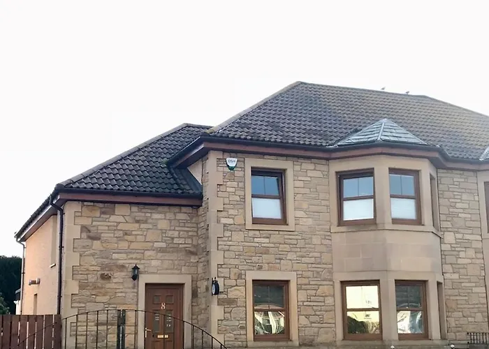 Semesterbostad Large Modern Family In Murrayfield - Very Close To Centre - 10 Mins By Direct Bus - Private Driveway & Garden *