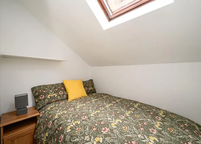 Bright - - Sleeps 10 בית נופש אדינבורו