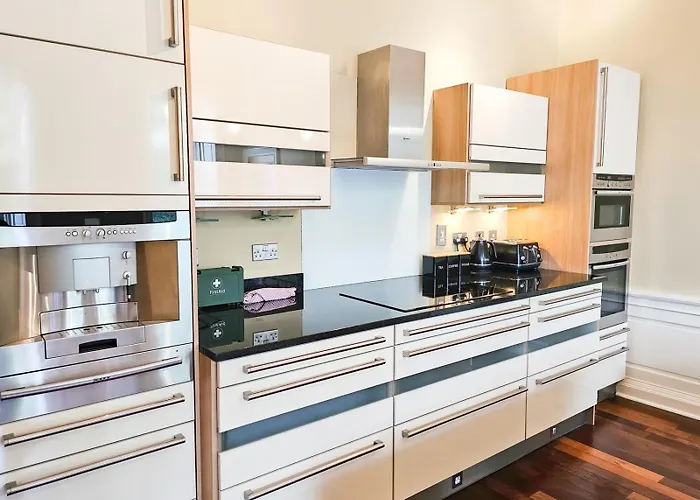 Spacious 2 Bedroom In The Heart Of New Town *
