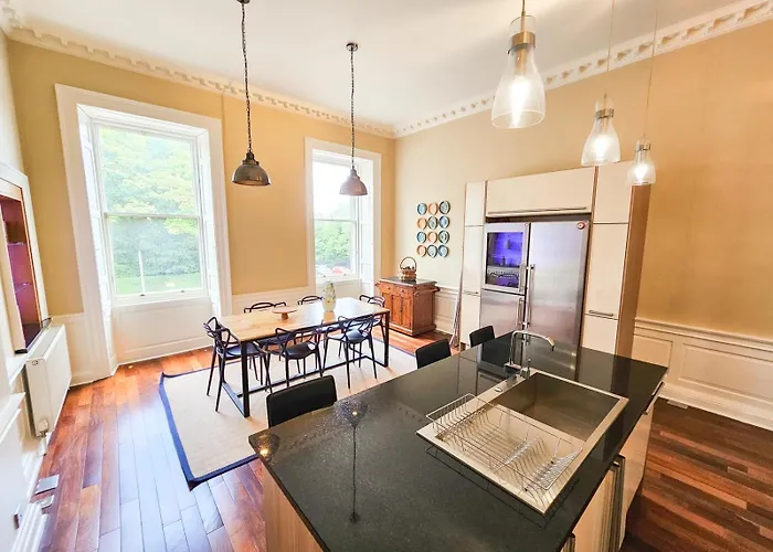 Spacious 2 Bedroom In The Heart Of New Town Apartmán Edinburgh