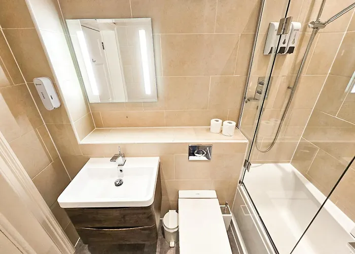 Spacious 2 Bedroom In The Heart Of New Town *
