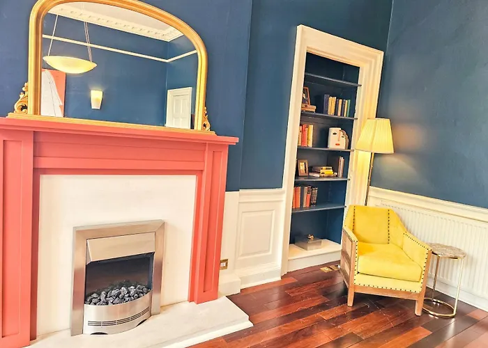 Spacious 2 Bedroom In The Heart Of New Town