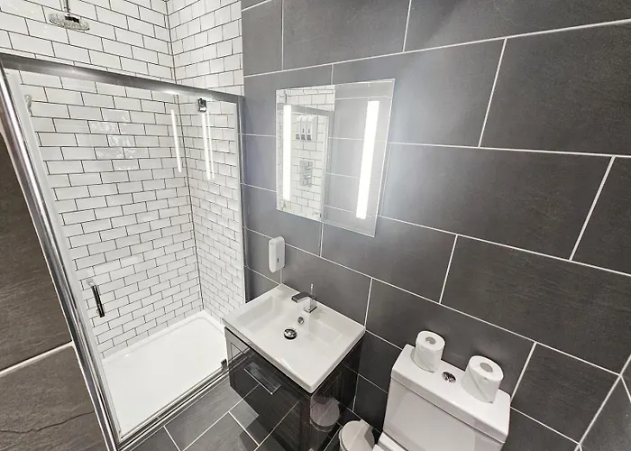 Spacious 2 Bedroom In The Heart Of New Town *