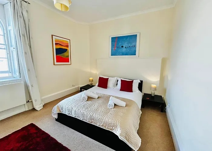 Parliament Sq Apartment Edinburgh