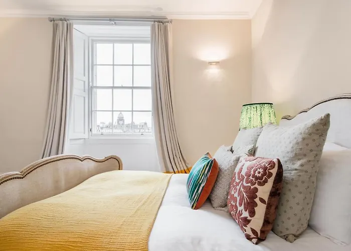 Super - Georgian Double Upper Flat With Castle Views In New Town شقة *