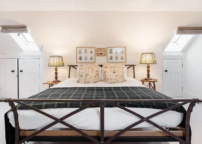 Super - Georgian Double Upper Flat With Castle Views In New Town *