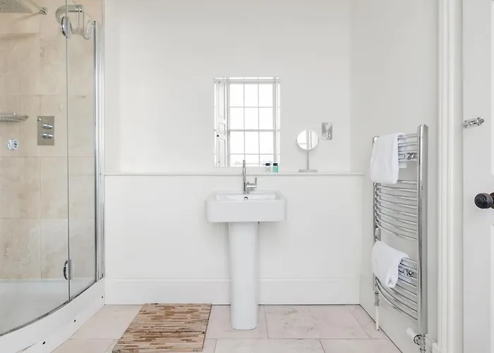 Daire Super - Georgian Double Upper Flat With Castle Views In New Town