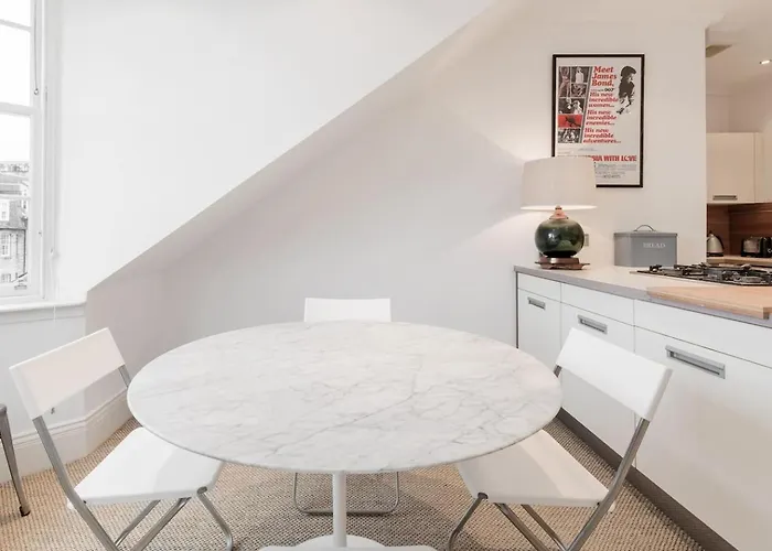 Super - Georgian Double Upper Flat With Castle Views In New Town شقة *