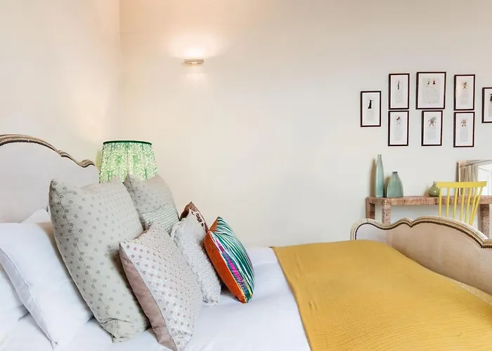 Super - Georgian Double Upper Flat With Castle Views In New Town *